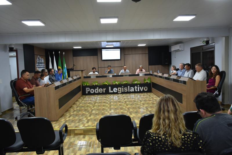 Câmara realiza 38ª Sessão Ordinária com entrada de novos projetos e homenagem ao Instituto São José